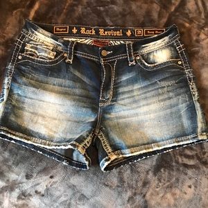 ROCK RIVIAL EASY SHORT 32 WAIST